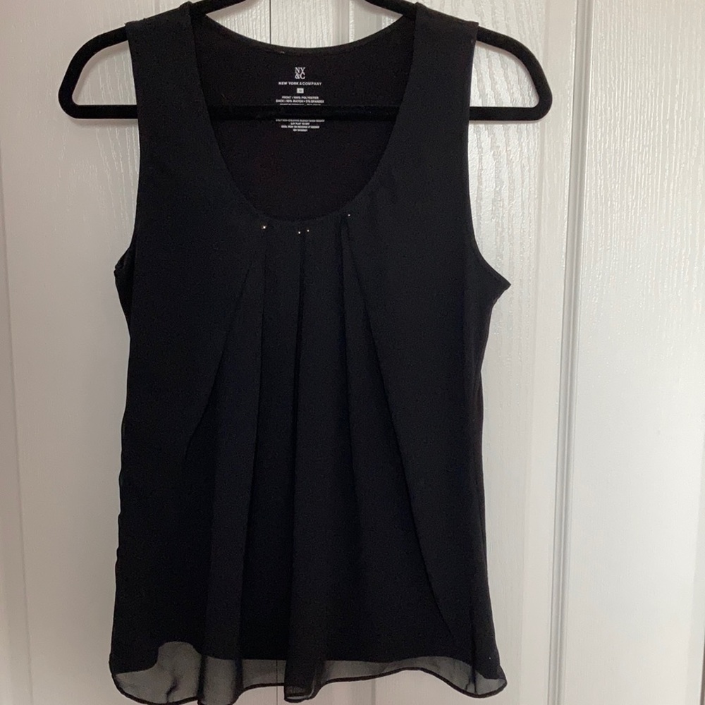 NY&C sleeveless blouse